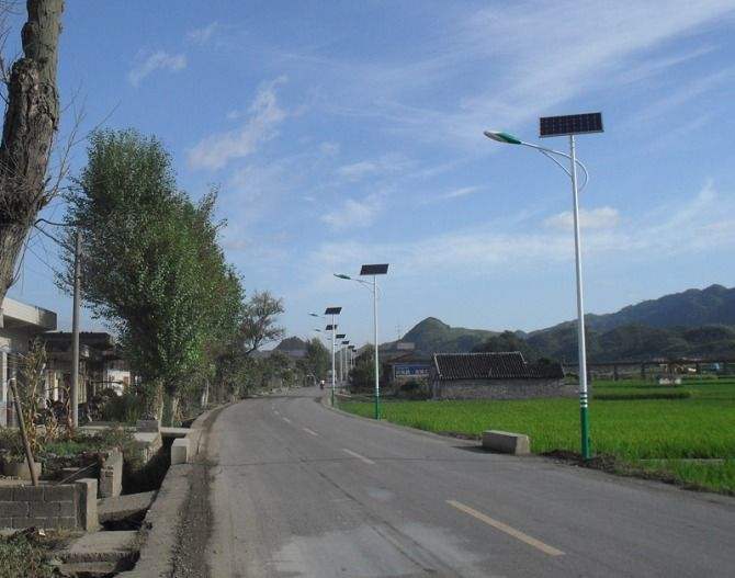 农村安装太阳能路灯还是普通路灯? 农村安装太阳能路灯还是普通路灯🐦?