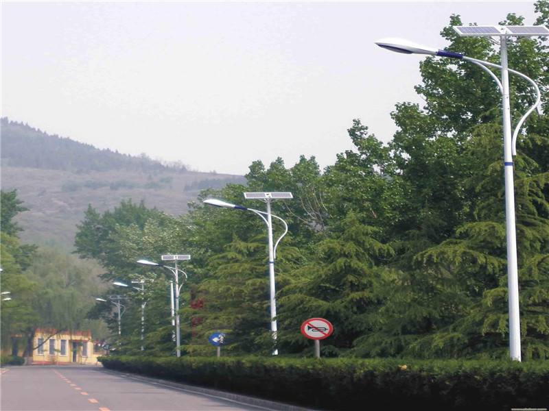 你知道太阳能路灯适合什么光源吗👨🏿‍🔬？